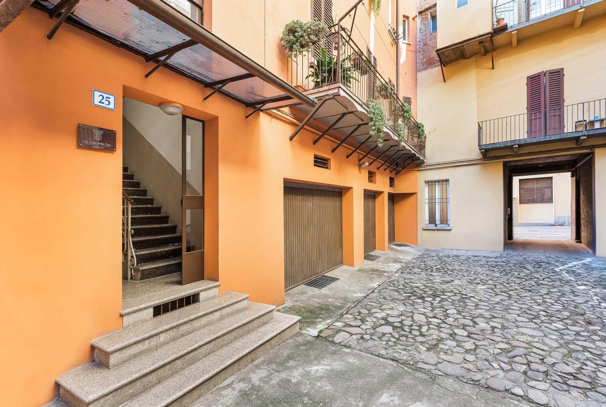 Отель La Casa Delle Dee - Self Check-In Болонья Экстерьер фото