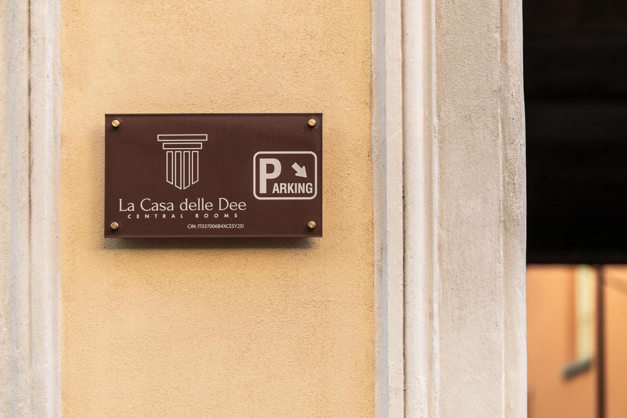 Отель La Casa Delle Dee - Self Check-In Болонья Экстерьер фото