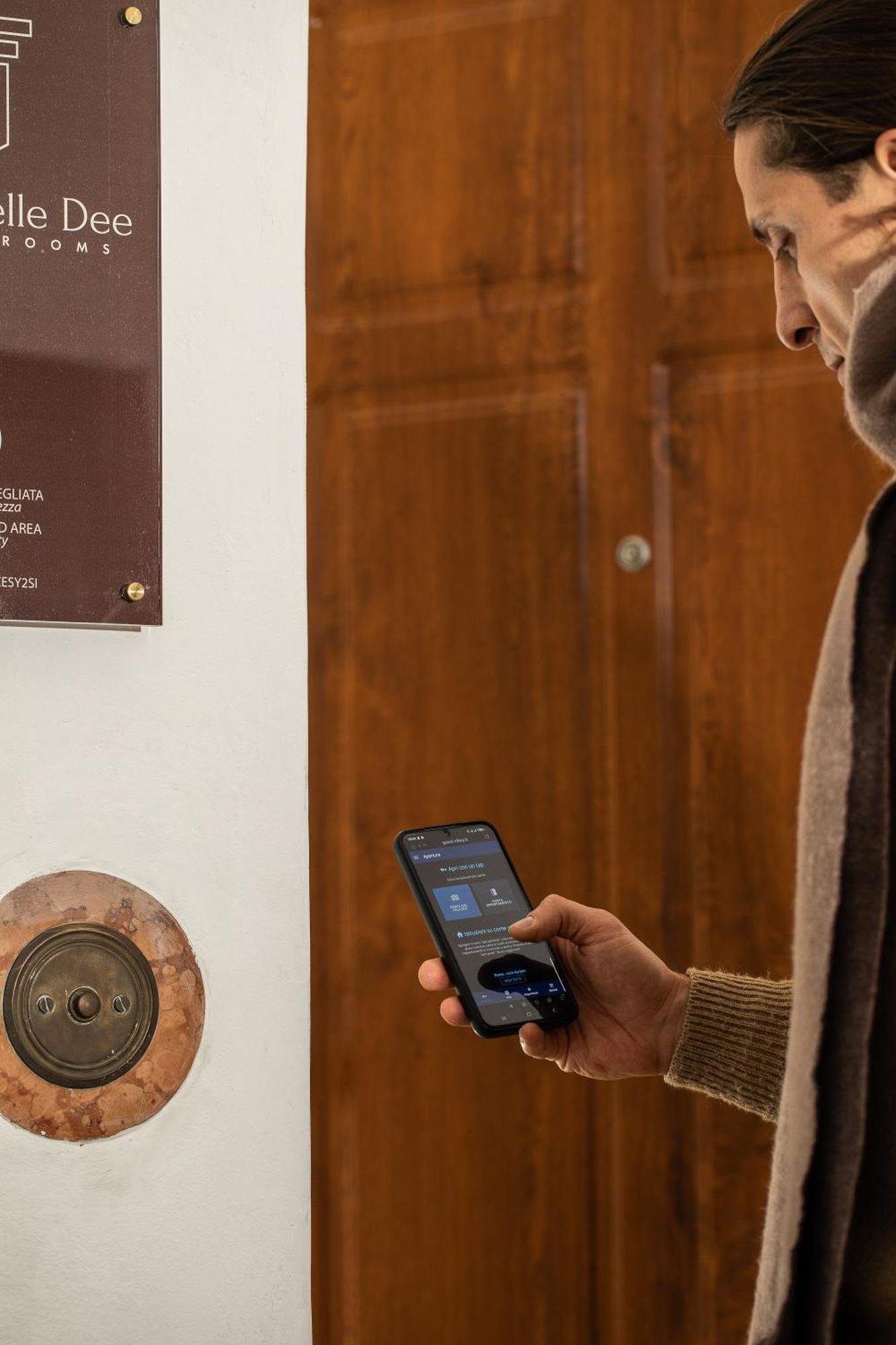 Отель La Casa Delle Dee - Self Check-In Болонья Экстерьер фото